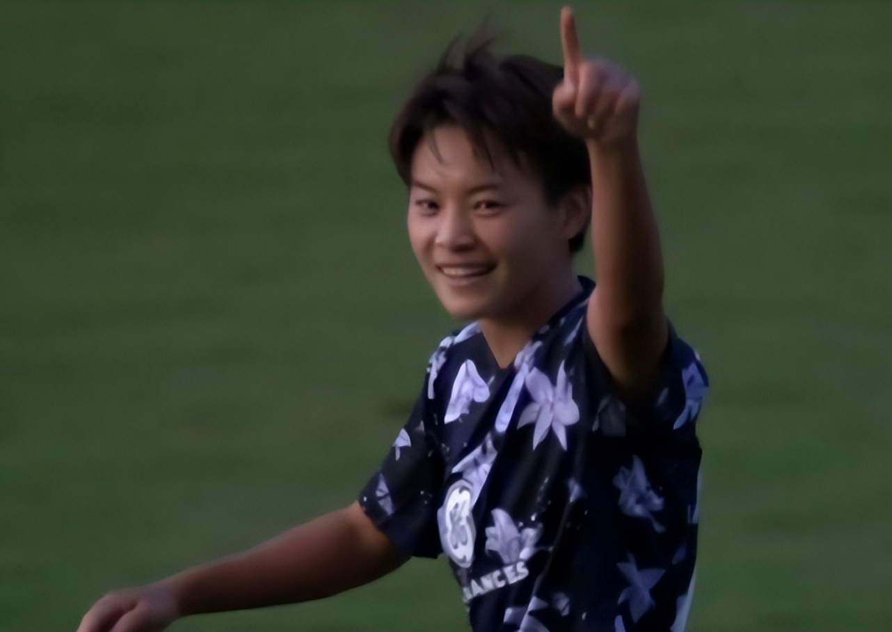 王霜超强个人集锦亚洲杯夺冠,全场最佳王霜打入第三次留洋首球