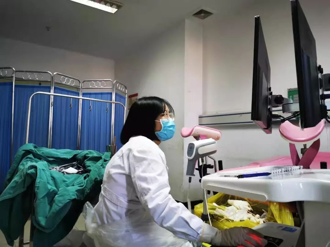 阴道镜有多尴尬？女子亲身体验，医生：这2类人，不愿意也要做！