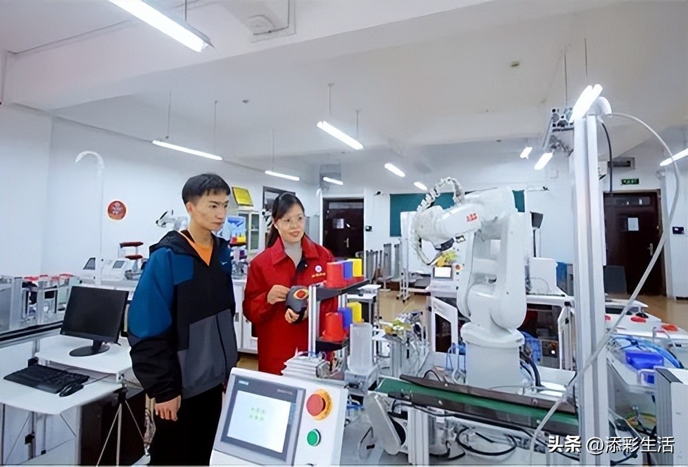 全国教书育人十大楷模心得,12位全国教书育人楷模