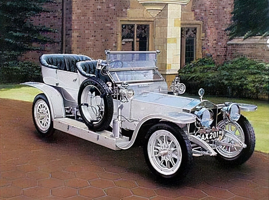 世界上最贵的羽毛,世界上最贵的羽毛一瓶水就30万