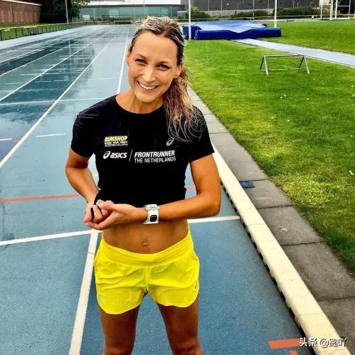 跑步小腿骨头中间疼痛是怎么回事,跑步小腿筋痛用不上力怎么办