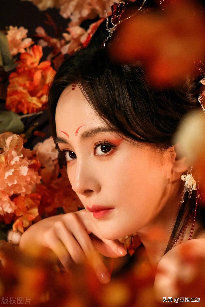 娱乐资讯早知道龚俊杨幂黄明昊王嘉尔王宝强董洁