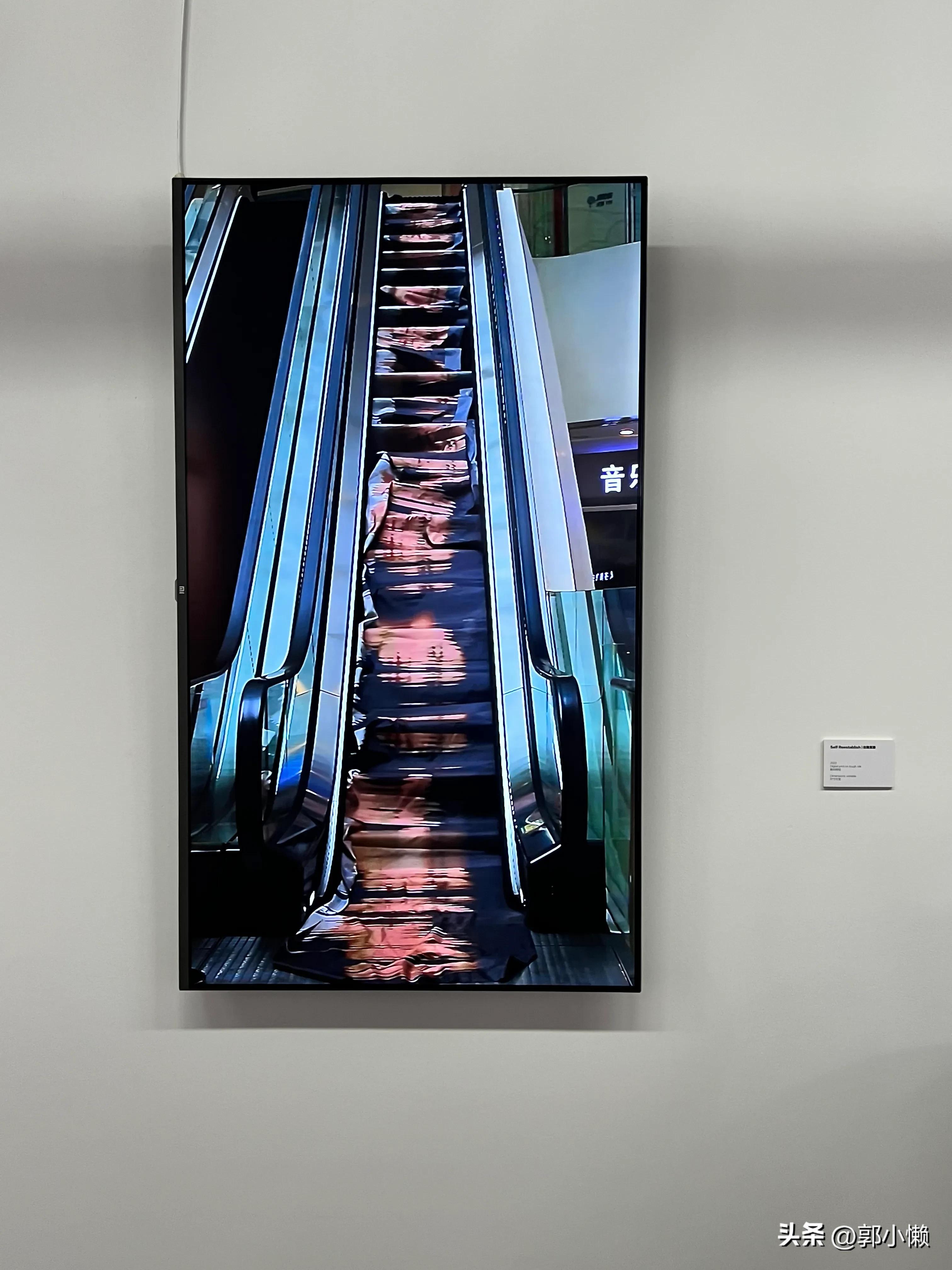 瞳距——18岁超年轻女艺术家桂茜榕北京个展