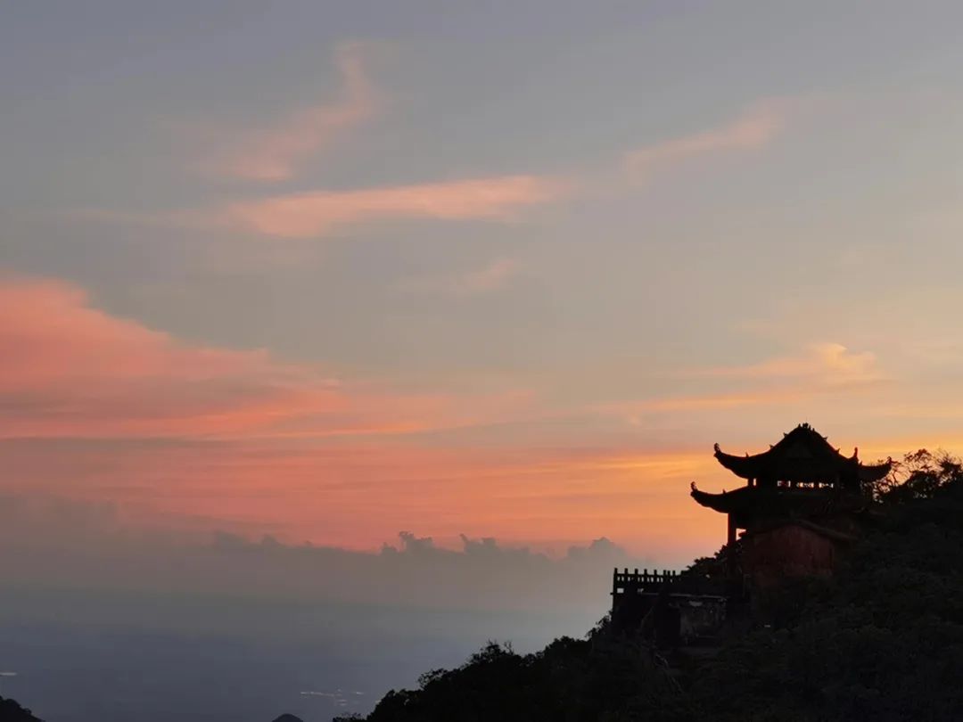 回到早睡早起的日子,回老家朝九晚五