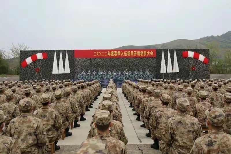 孩子当兵怎样劝孩子留队,当两年兵孩子不愿留队家长怎么劝