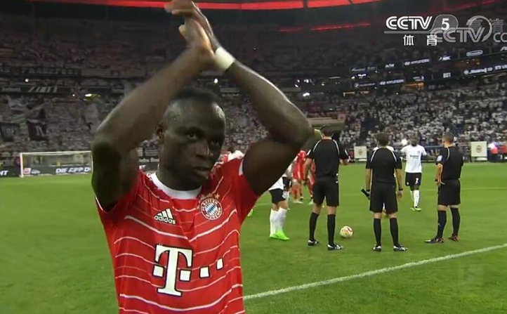 德甲新科冠军全程吊打莱万,拜仁豪夺德甲九连冠阵容