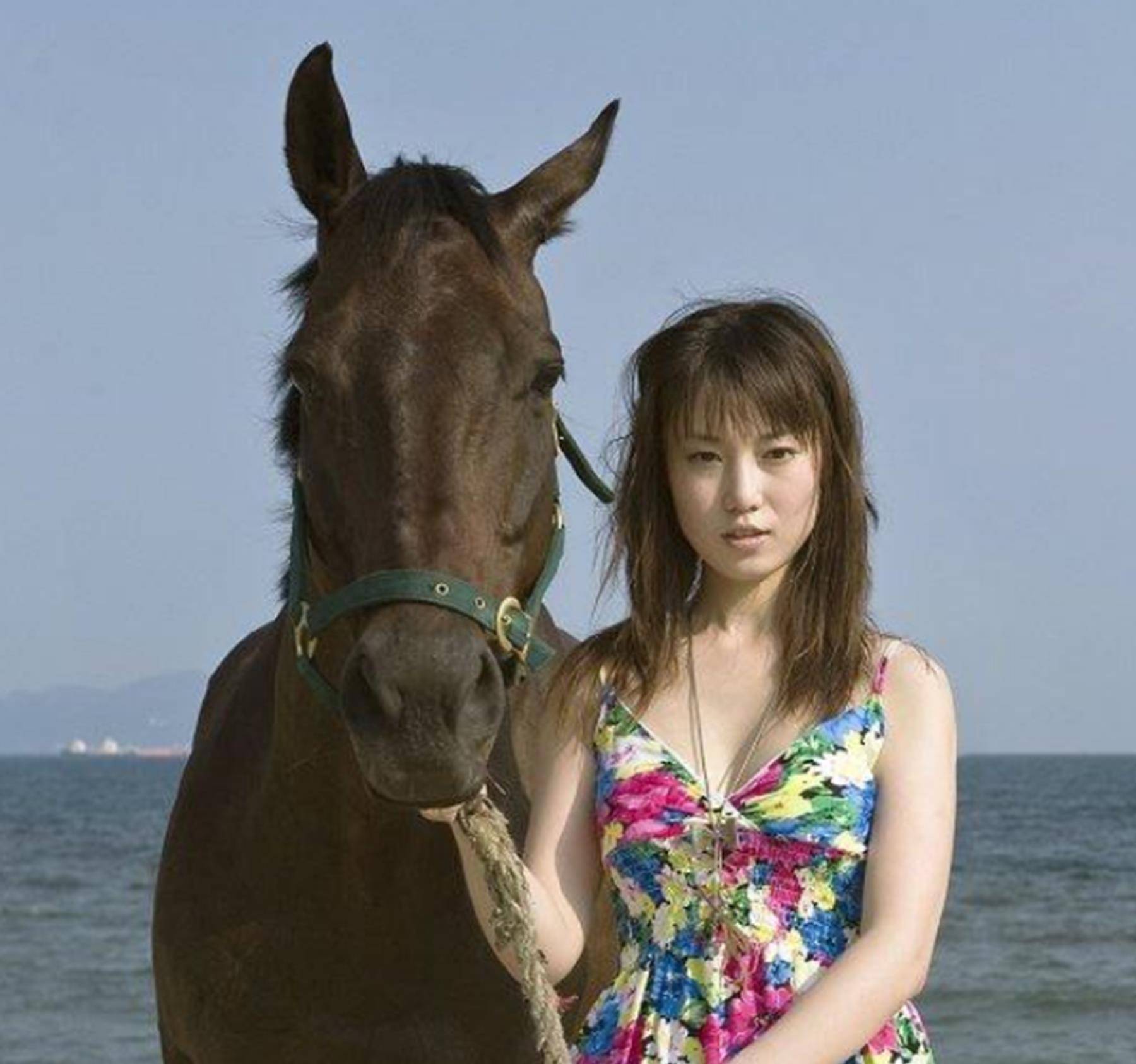 “人体模特”*筱雨张**，一天被搜索93万次：我只是将美丽展示出来