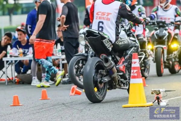 轮胎小讲堂,摩托车日常选择什么类型轮胎