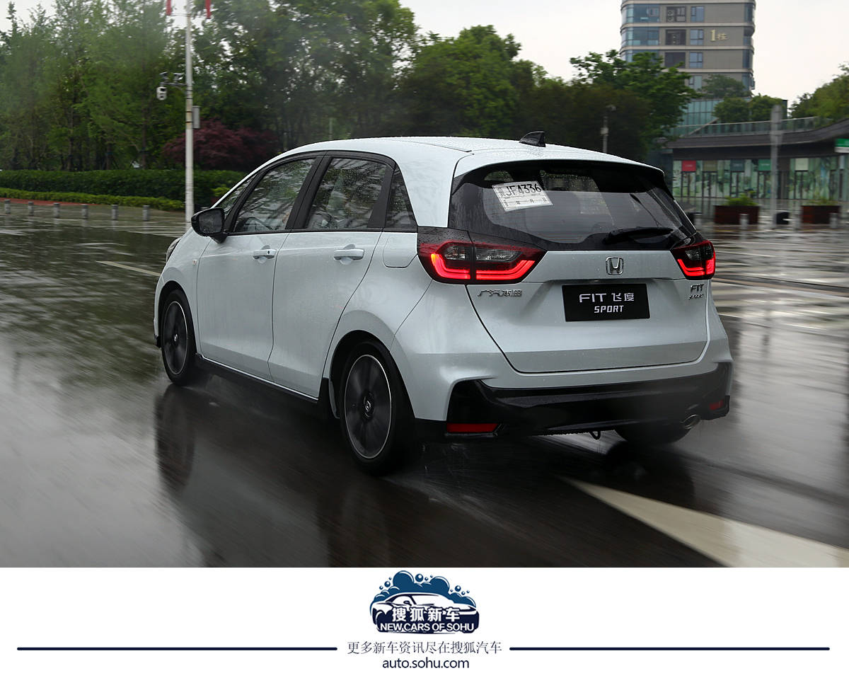 燃油车小车车,高性能燃油车的倔强试驾体验