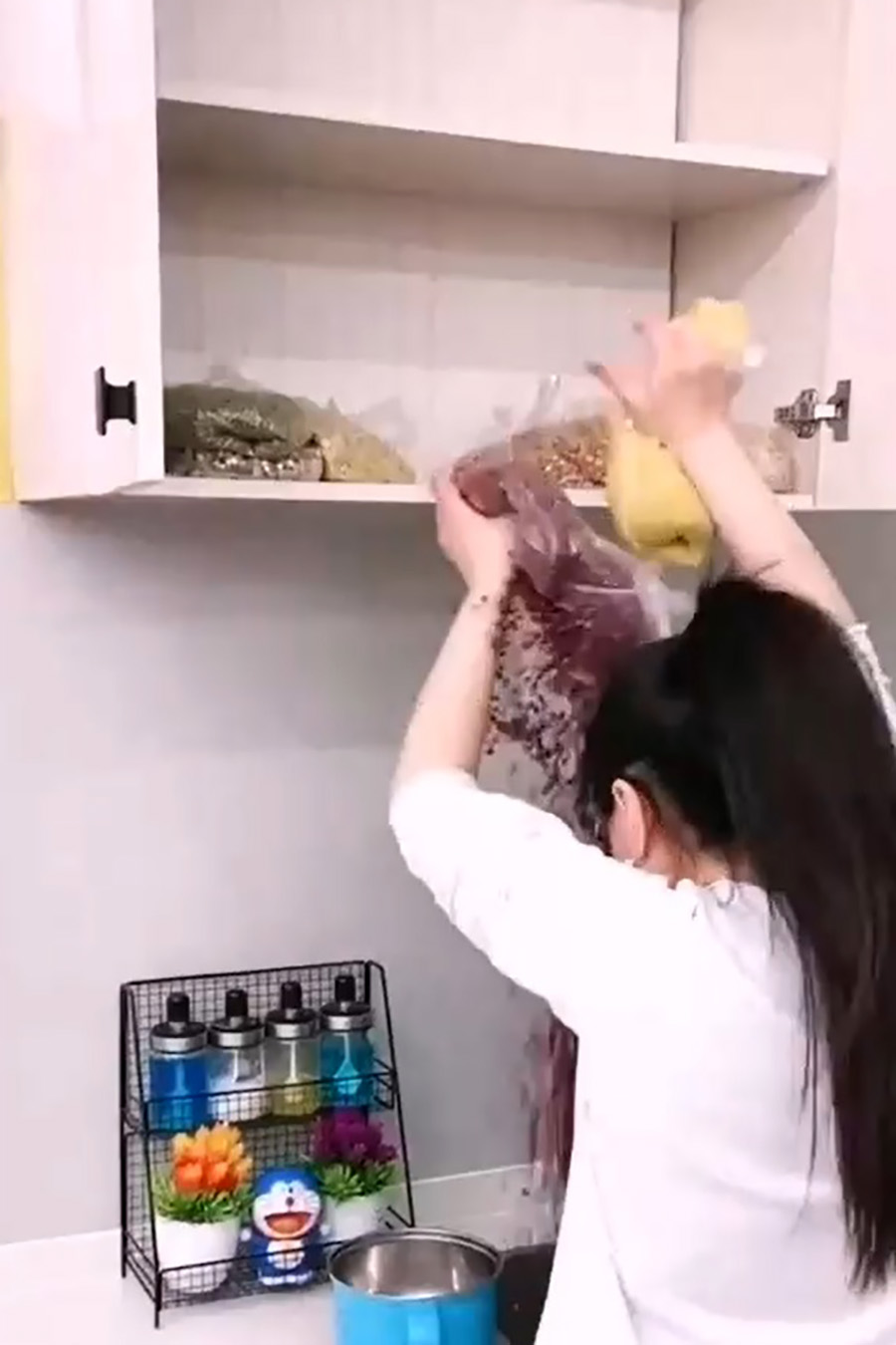 厨房吊柜怎么收纳最合理,厨房吊柜收纳整理技巧