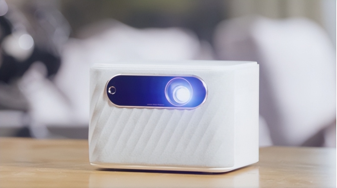 低价实惠投影仪推荐,2万元投影仪哪个牌子性价比高