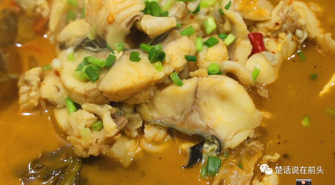 去凤凰感受沈从文笔下的古城,去凤凰古城可品尝到哪种美食