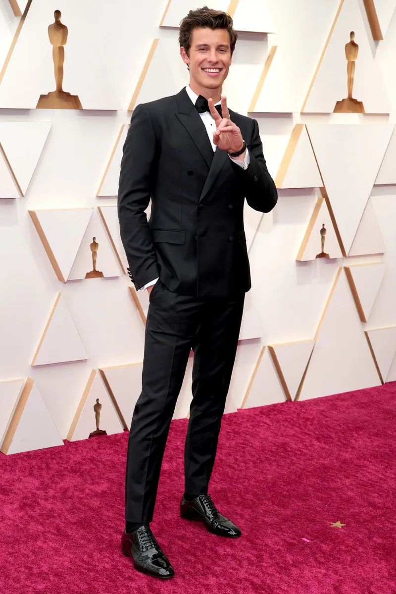 shawnmendes胡子,shawnmendes穿凉鞋