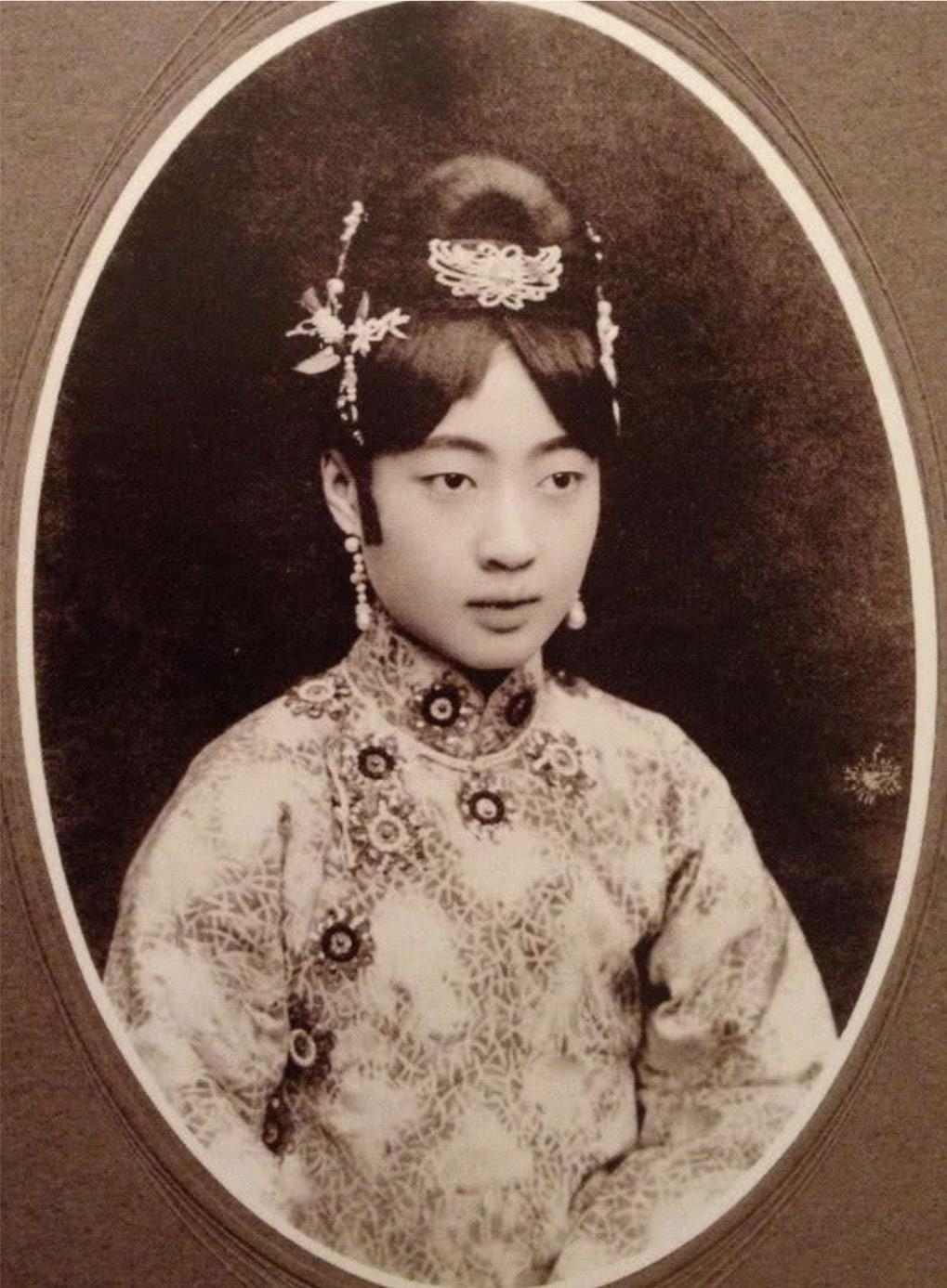 中国最后一个悲情的太监，刚阉割完毕，皇帝就宣布退位