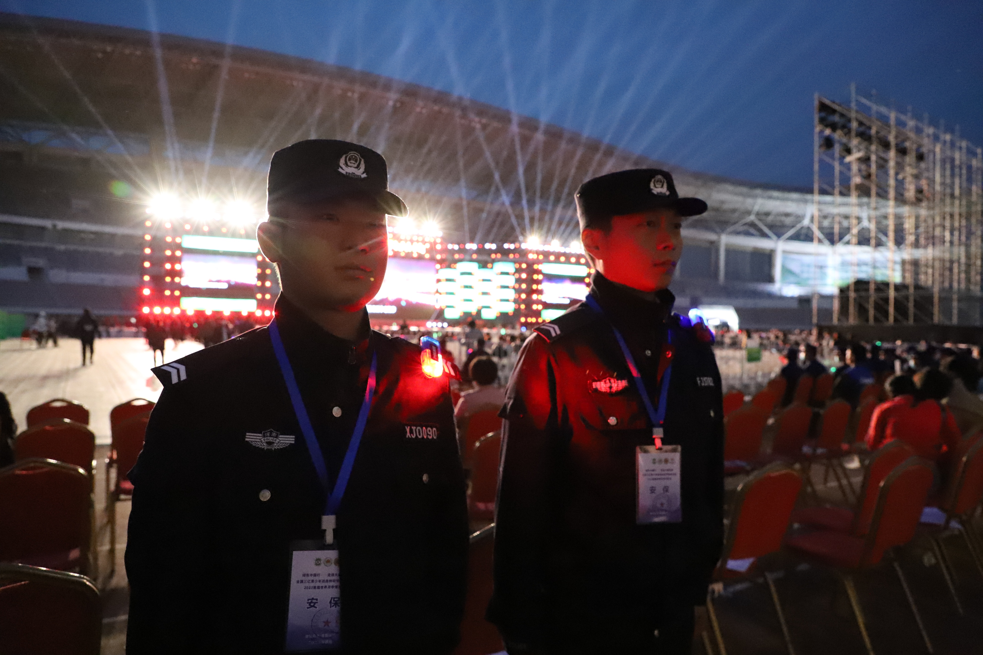 市公安局完成近期系列安保任务,公安完成千余场大型活动安保任务