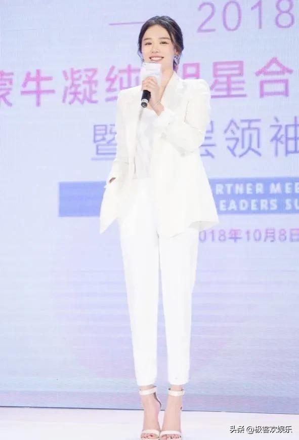 衣架子西装写真,男明星穿西装谁最好看