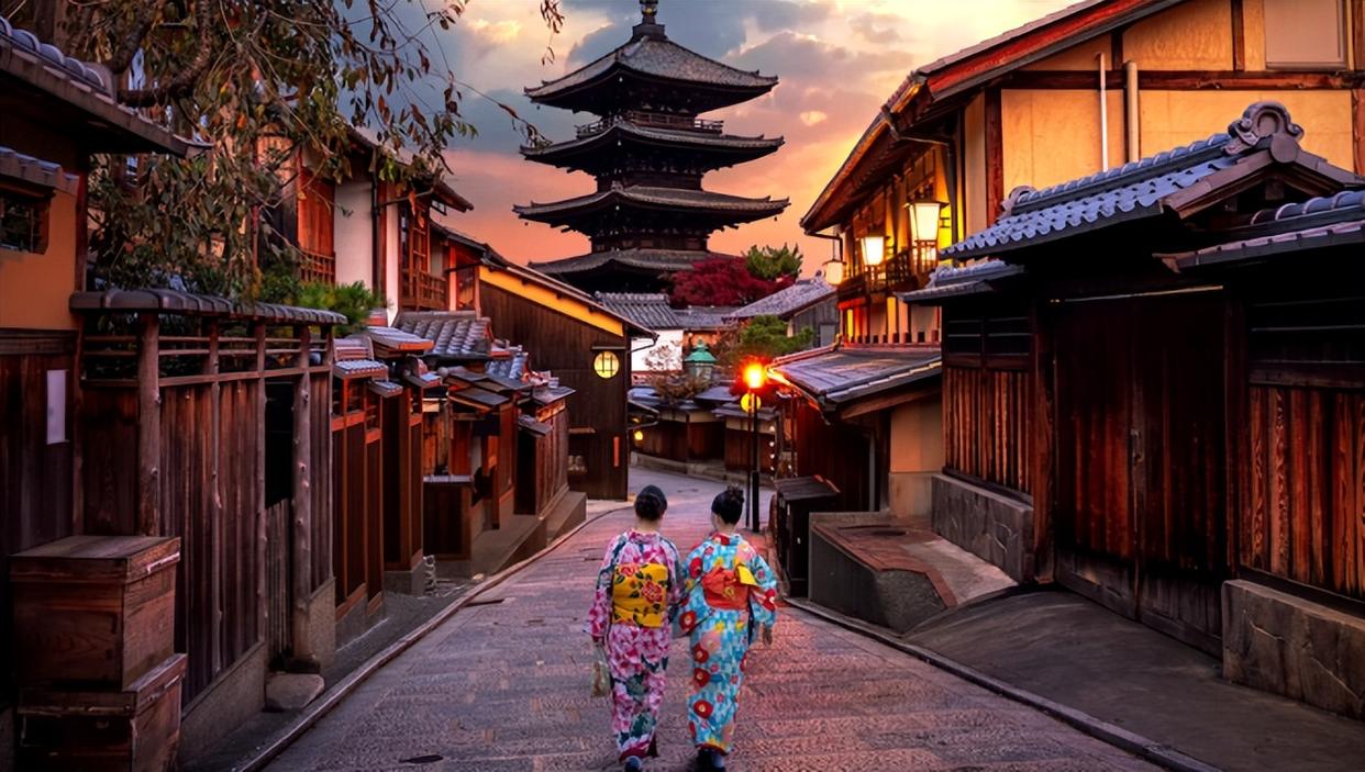 汇率变化对国际投资的影响,论述汇率波动影响