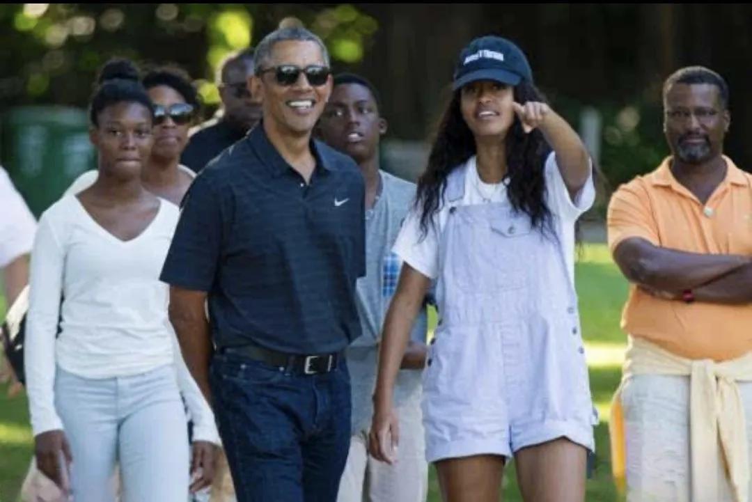 张艺谋毕业典礼,张艺谋参加长子毕业礼