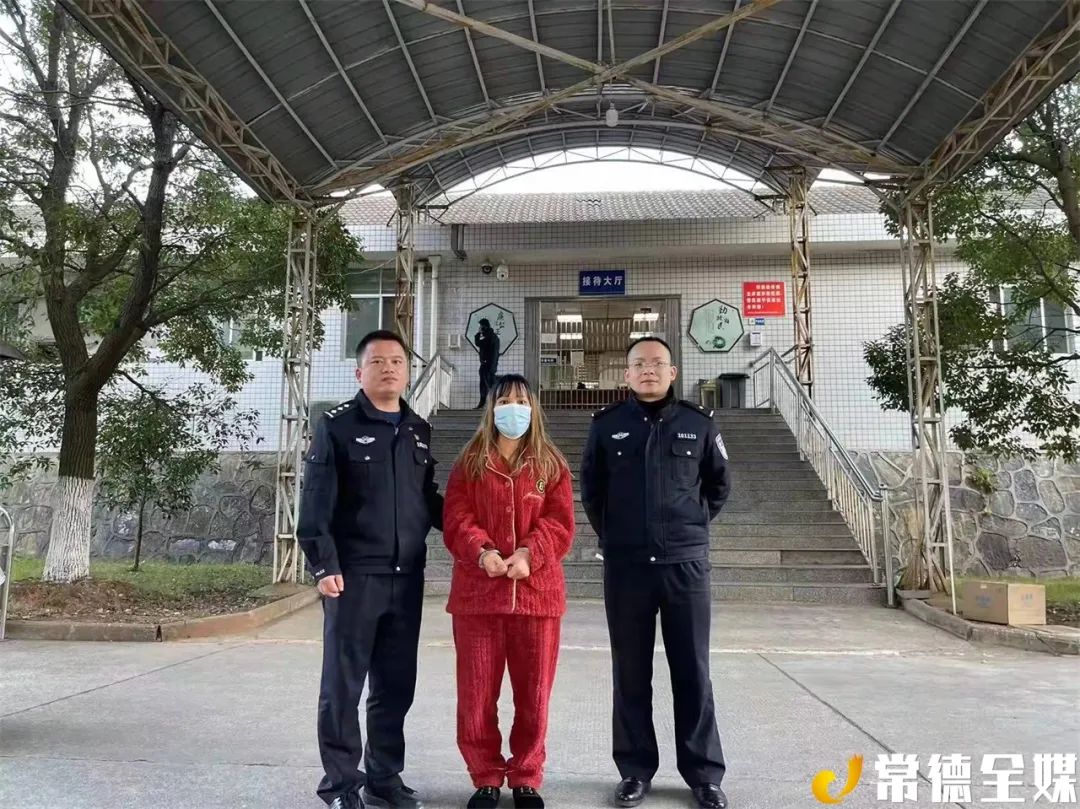 常德43岁女子谎称30岁，以恋爱为名诈骗男子18万元，期间还“劈腿”