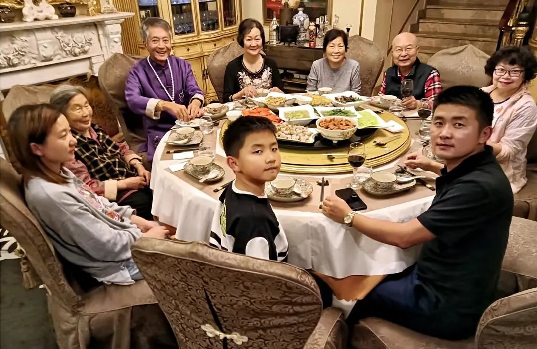 香港中山定居真实感受,香港明星定居内地对环境的看法