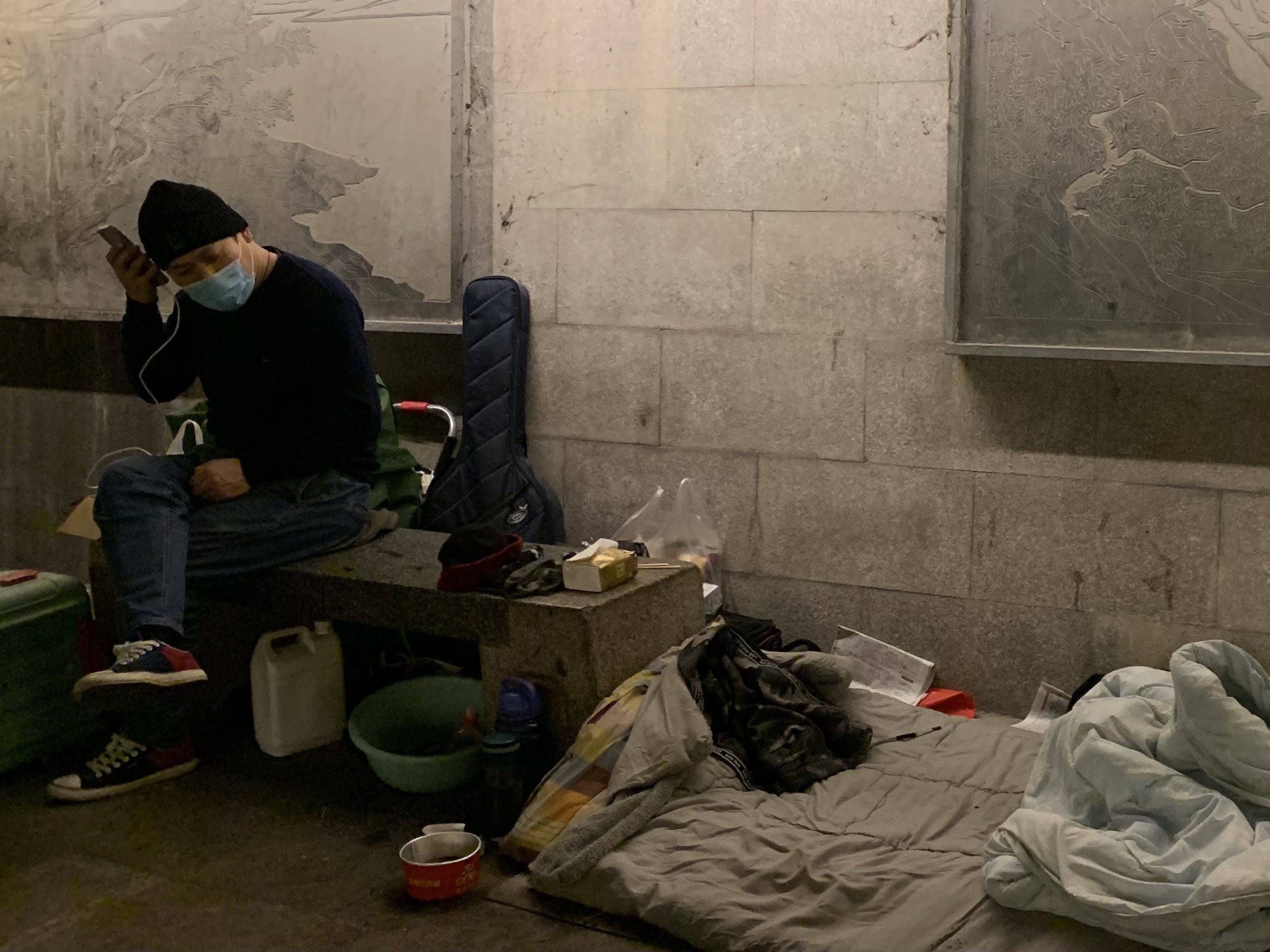 浙江杭州流浪汉救猫后续 (杭州流浪汉救小猫的视频)