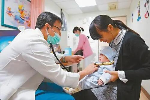 新生宝宝几天没有大便是不是便秘,宝宝几天没大便攒肚便秘一招分清