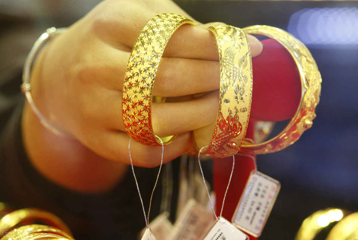 最适合给父母送礼物的节日,过节给父母送什么礼物比较合适