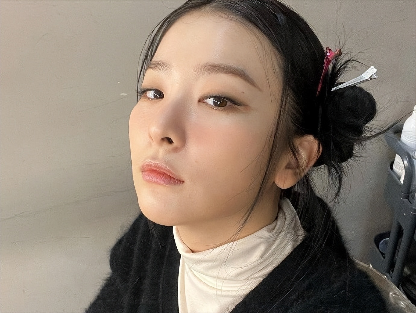 涂了几个月粉底皮肤黄黑,涂完粉底脸还是很黄很暗沉