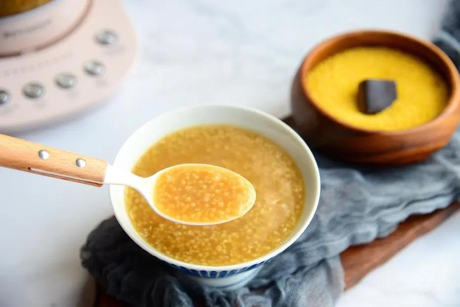 70岁以上老年人夜尿频吃什么药好,老年人尿急尿频尿裤子是什么原因