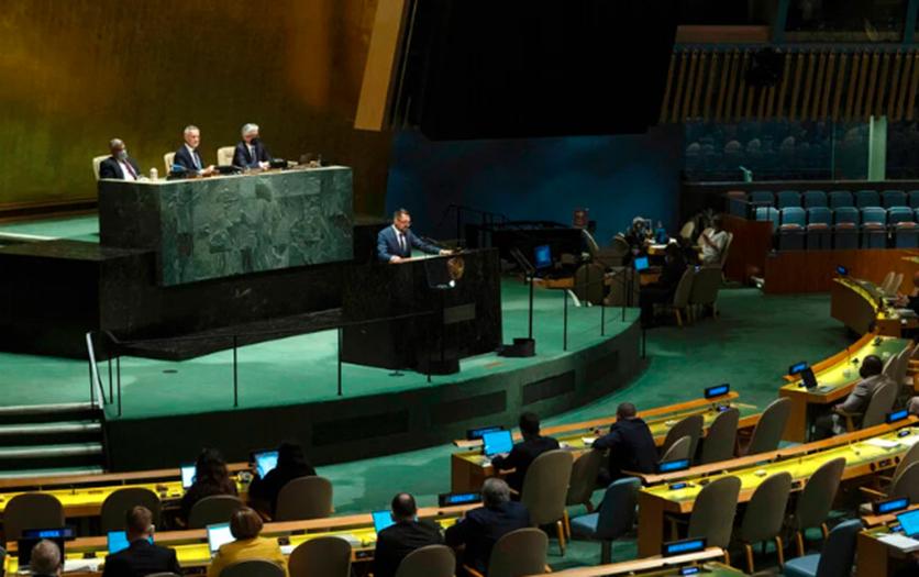 乔冠华到底有多强？联合国大会仰天大笑，毛主席：一文顶两坦克师