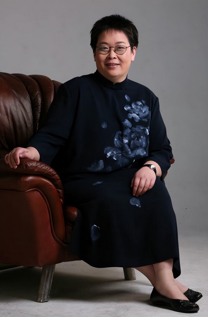 央视八位未结婚的女人,央视十大美女主持人轶事