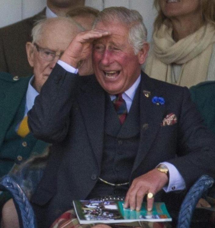 查尔斯怀念菲利普亲王,英国国王查尔斯悼念父亲