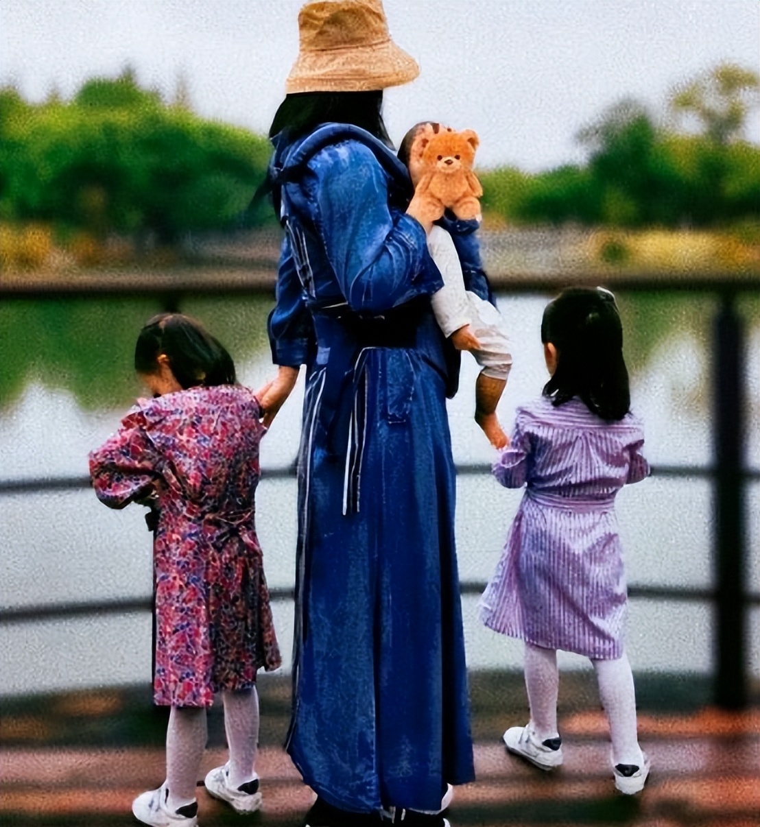 张杰晒女儿语音祝谢娜生日快乐,张杰谢娜一家四口照片曝光