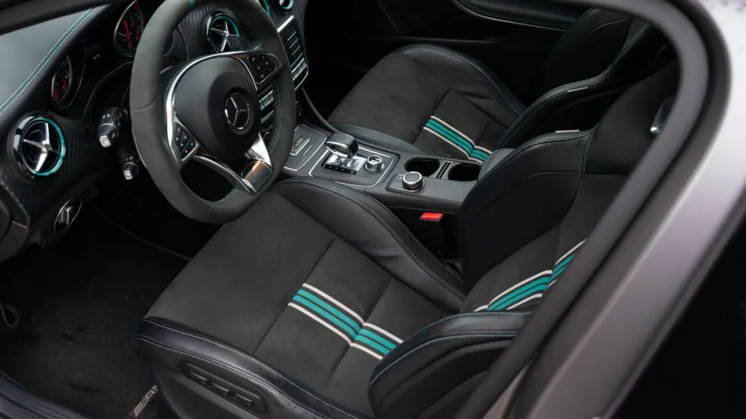 amg车队衣服,amg车队的衣服