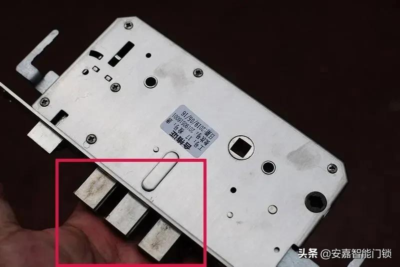 智能锁内置离合锁体内部结构,智能锁锁体是什么样