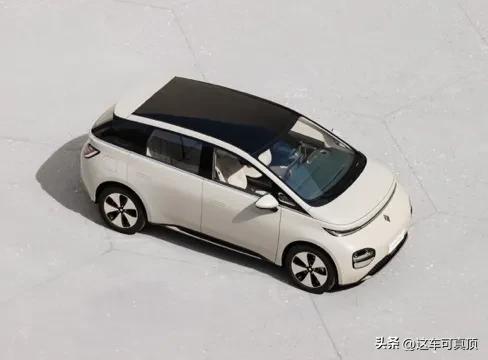 宝骏云朵灵犀和比亚迪海豚,比亚迪海豚对比宝骏云朵