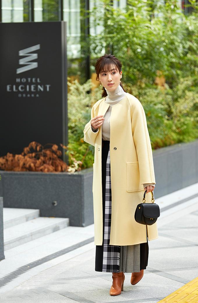 秋冬素色大衣太单调这样穿更高级,黑色大衣冬季怎么穿出时髦感