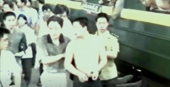 10年前父亲被人打死后续,目睹父亲被杀二十年后亲自报仇