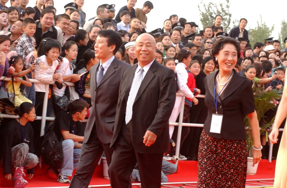 仅仅2天，娱圈的瓜就这么生猛？*税偷***税漏**、售假、入狱，应有尽有