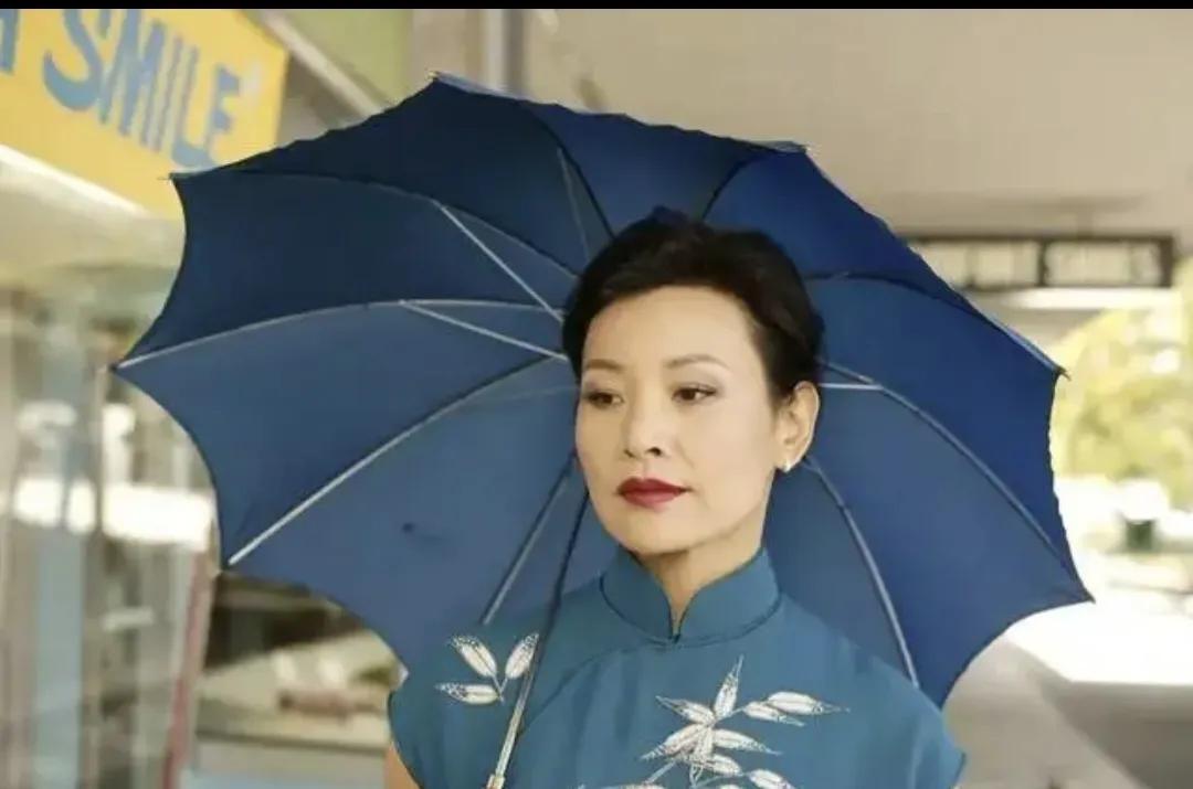 红玫瑰与白玫瑰低到尘埃里的爱情,红玫瑰白玫瑰都是心头的刺