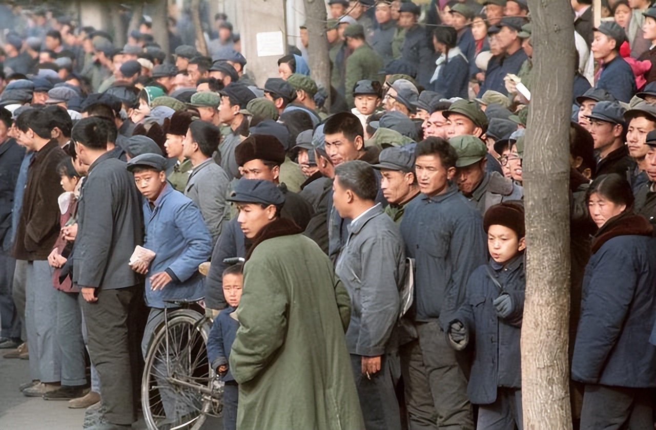 老照片让人怀念的70年代,70年代的老照片我们曾经的生活