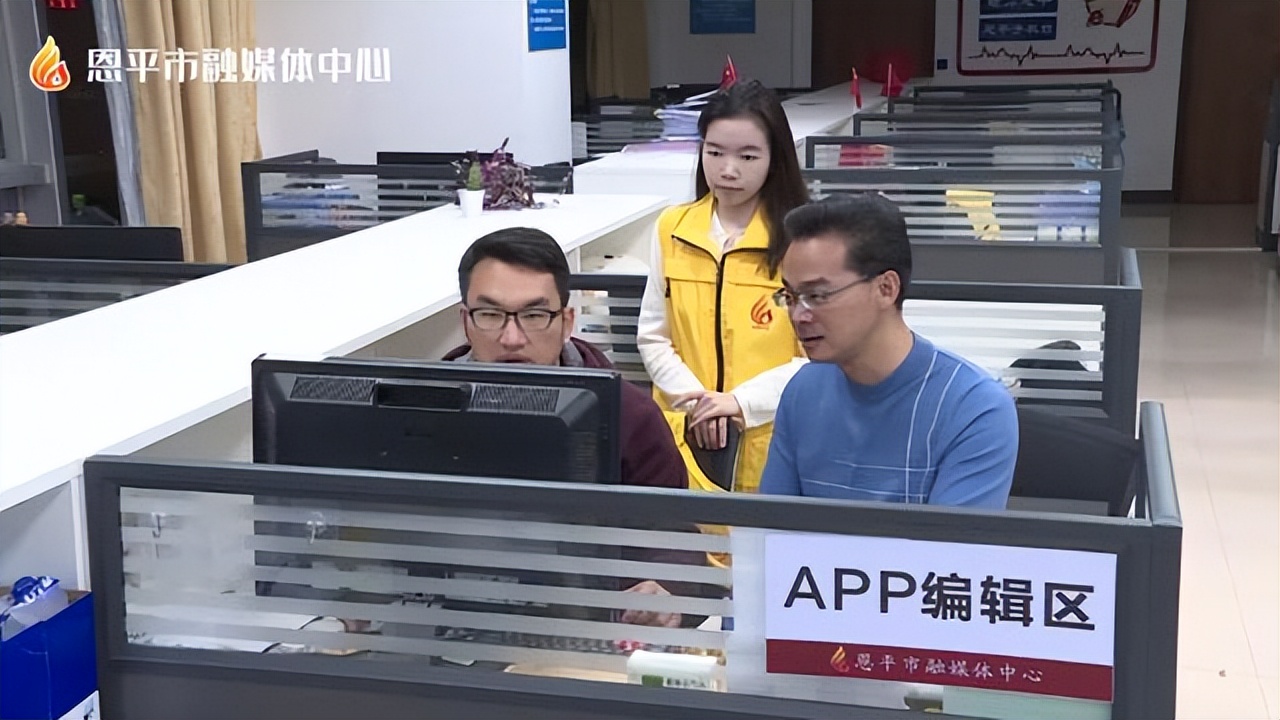 确诊双相情感障碍后，我在毛坯房用三根手指为自己加冕