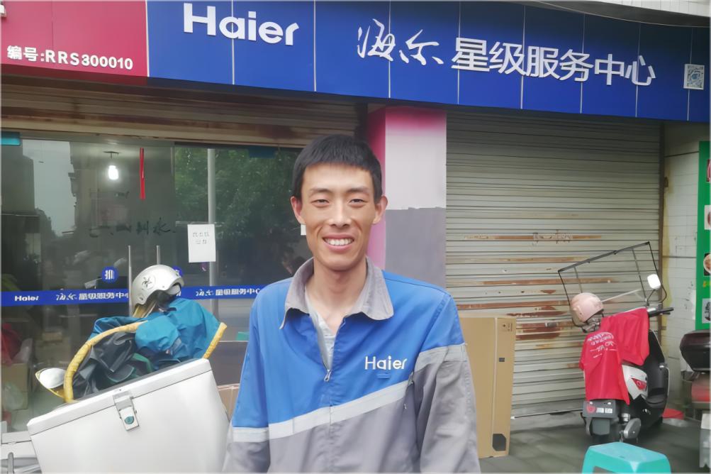 海尔小哥爬楼救女童后续,海尔小哥救6楼女童完整版