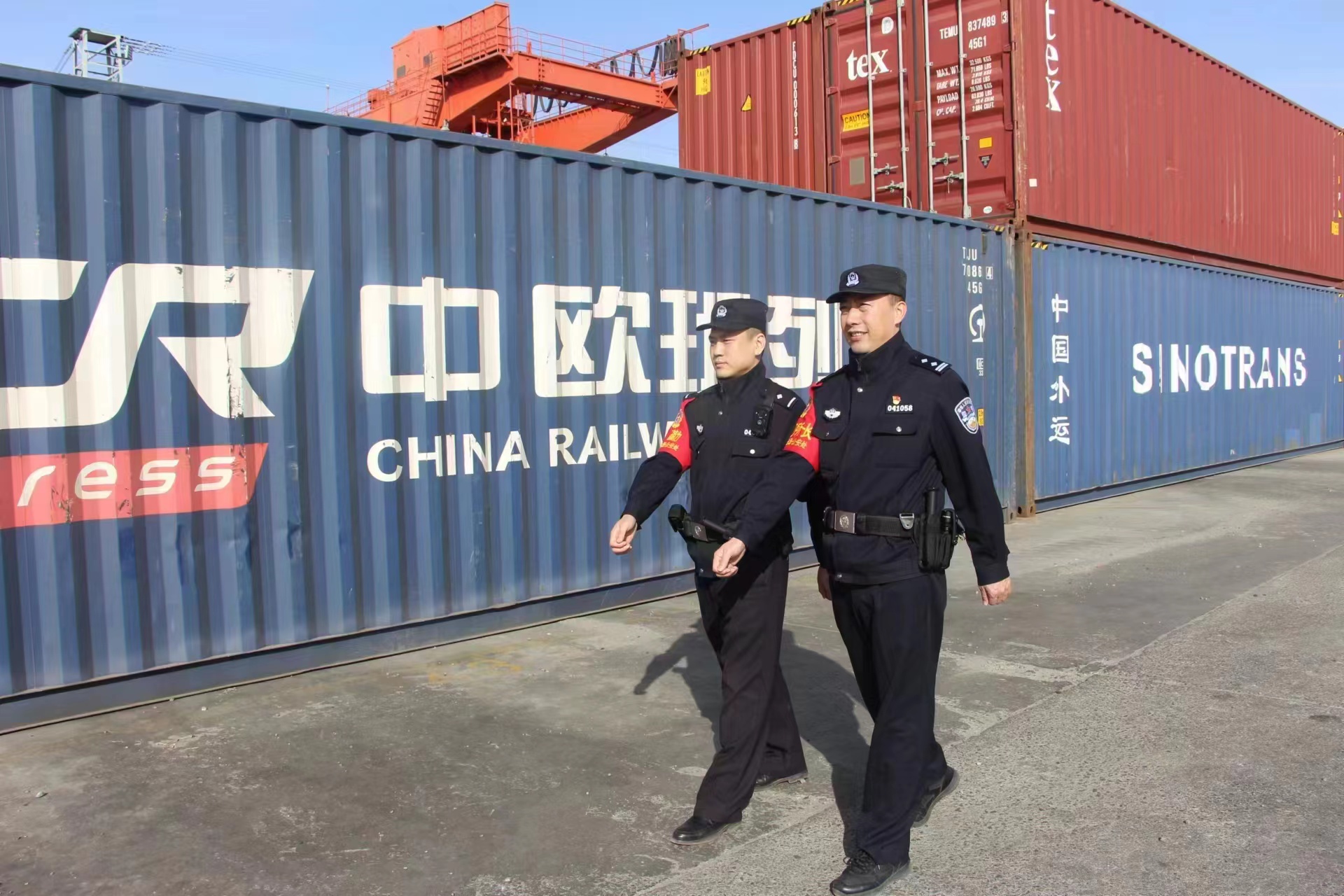 新时代公安民警忠诚向党,新时代公安队伍良好形象