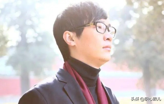 从宅男到首富：下过岗、摆过摊的唐家三少，凭啥在家就能年入过亿