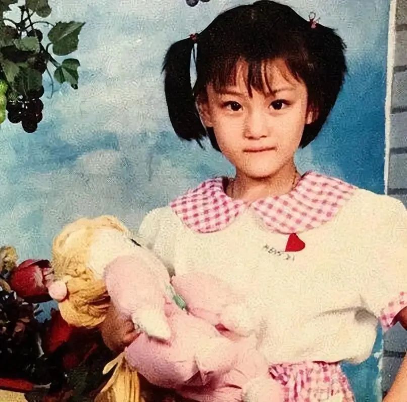 张馨予嫁给了当兵的何捷,张馨予嫁给何捷平时怎么在一起