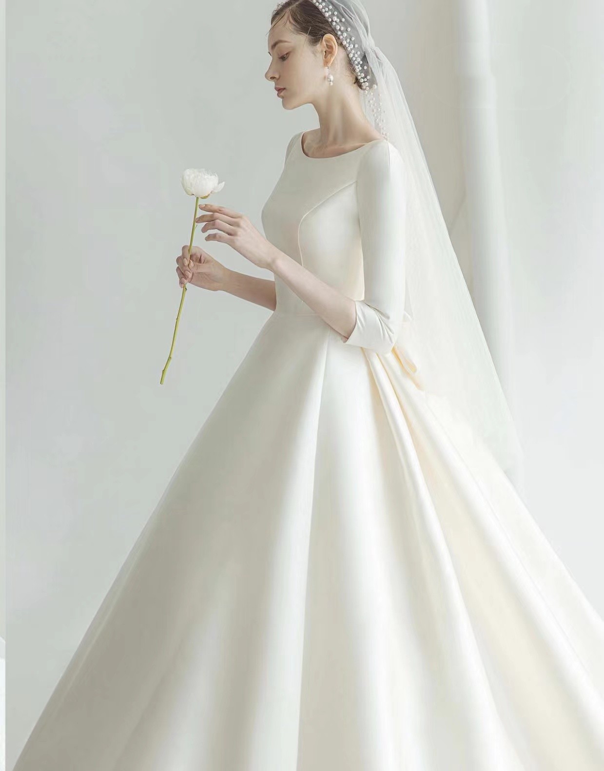 婚纱皇冠黑色霸气造型图片,婚纱饰品搭配图片