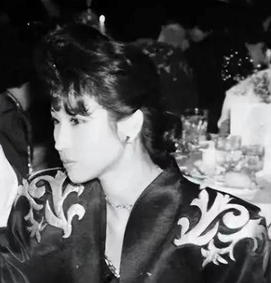 婚内出轨总统女婿，让财阀为她坐牢，做了20年*妇情**后真要上位了？