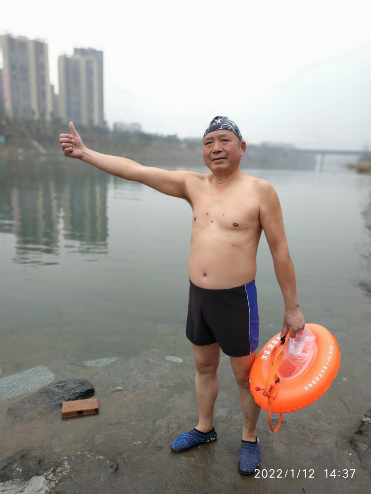 湘西欢乐冬泳人——向怀化水上部落“碉堡村”致敬