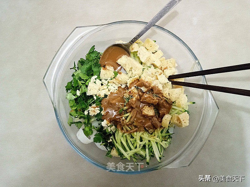 外面卖的凉皮是什么做的,外面买的凉皮还要煮吗